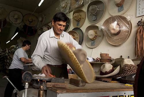 Un informe señala un nuevo y prometedor ámbito de trabajo: la salvaguardia del patrimonio vivo a través de la educación y...