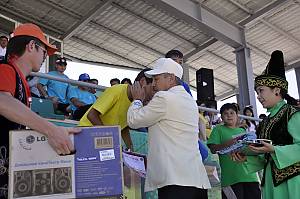 Kazakh traditional Assyk games