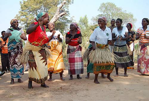 Danza tradicional en Chinhambudzi, Manica, Mozambique central