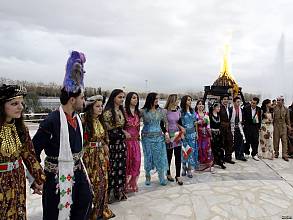 Le Nawrouz, Novruz, Nowrouz, Nowrouz, Nawrouz, Nauryz, Nooruz, Nowruz, Navruz, Nevruz, Nowruz, Navruz