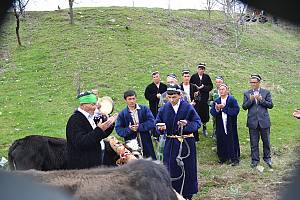 Nawrouz, Novruz, Nowrouz, Nowrouz, Nawrouz, Nauryz, Nooruz, Nowruz, Navruz, Nevruz, Nowruz, Navruz