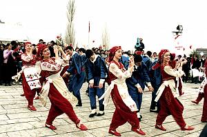 Nawrouz, Novruz, Nowrouz, Nowrouz, Nawrouz, Nauryz, Nooruz, Nowruz, Navruz, Nevruz, Nowruz, Navruz