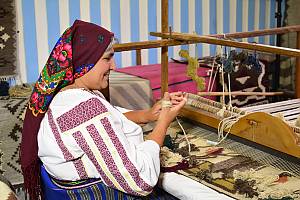 L’artisanat traditionnel du tapis mural en Roumanie et en République de Moldova