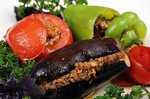 La tradition de la préparation et du partage du dolma, marqueur d'identité culturelle