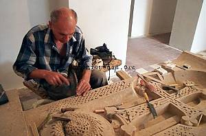 Armenian cross-stones art. Symbolism and craftsmanship of Khachkars