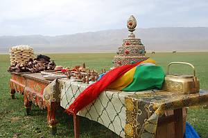 Mongolian traditional practices of worshipping the sacred sites