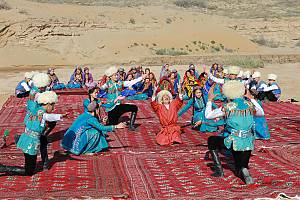Kushtdepdi rite of singing and dancing