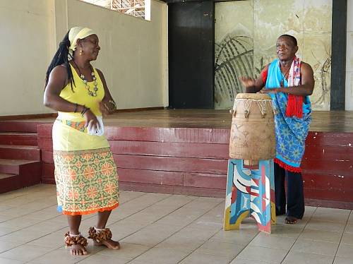 Demonstration of the Maroon dance of purity
