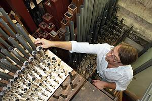 Organ craftsmanship and music