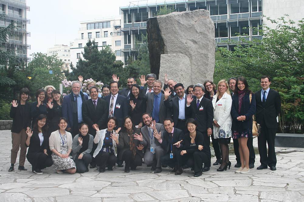 Participants de la quatrième réunion des centres de catégorie 2