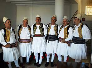 Albanian folk iso-polyphony