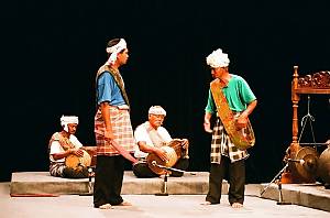 Mak Yong theatre
