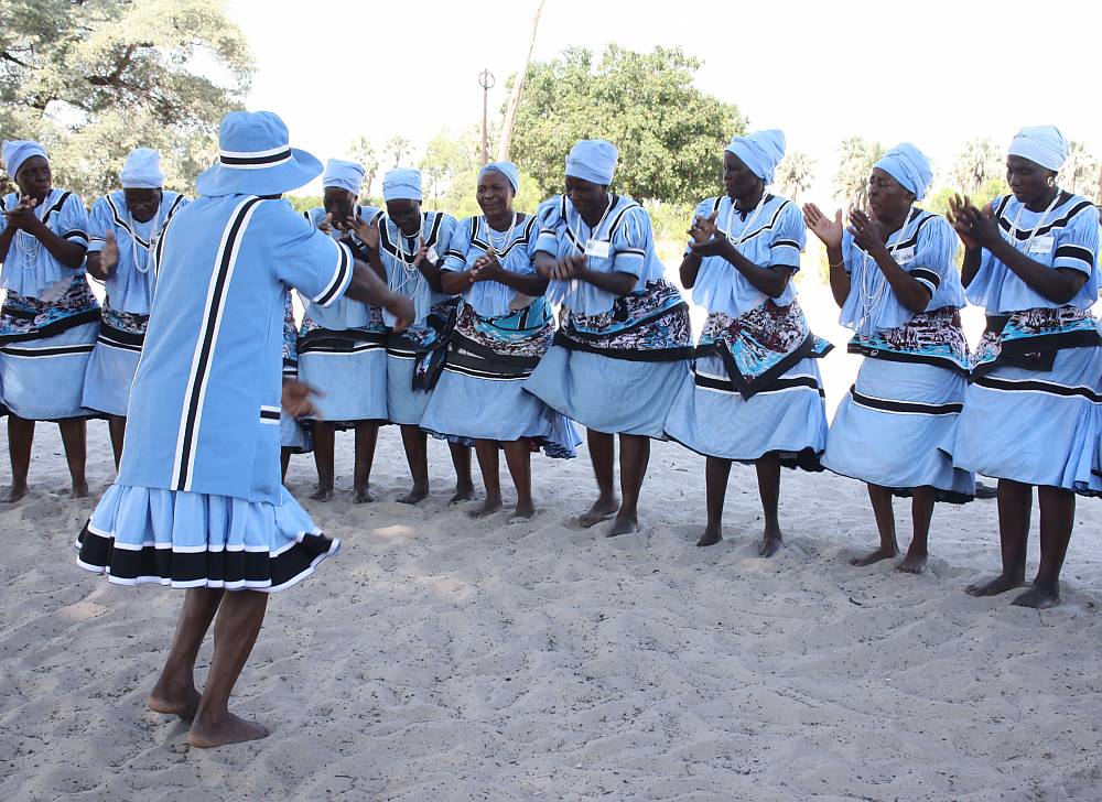 Le seperu, danse populaire de la communauté basubiya du district de Chobe au Botswana, et les traditions et pratiques associées