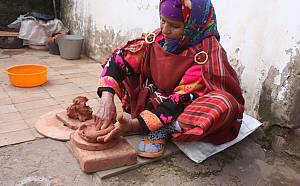 Pottery skills of the women of Sejnane