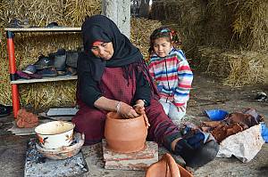 Pottery skills of the women of Sejnane