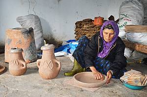 Pottery skills of the women of Sejnane