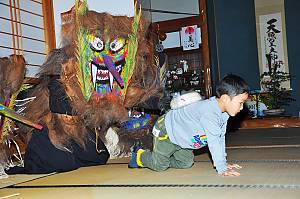 Raiho-shin, ritual visits of deities in masks and costumes