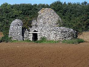 Art of dry stone construction, knowledge and techniques