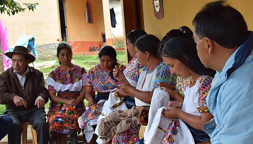Confección de inventarios para la salvaguardia del patrimonio cultural inmaterial de la región occidente de Guatemala con la...