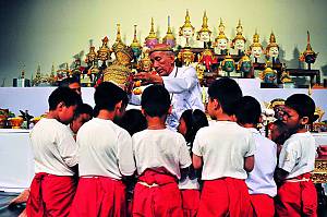 Le khon, théâtre masqué et dansé en Thaïlande