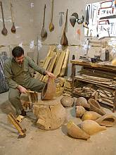 Traditional skills of crafting and playing Dotār