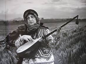 Traditional skills of crafting and playing Dotār