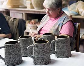Tradition of Kosiv painted ceramics