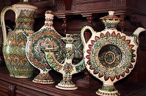 Tradition of Kosiv painted ceramics