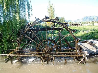 Larmahue water wheel in Chile