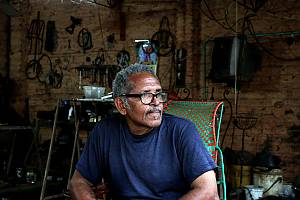 Safeguarding strategy of traditional crafts for peace building