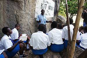 Rituals and practices associated with Kit Mikayi shrine