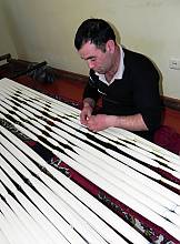 Les connaissances et savoir-faire traditionnels liés à la fabrication des tissus atlas et adras