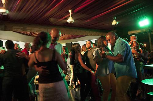 Música y baile de la bachata dominicana - patrimonio inmaterial - Sector de  Cultura - UNESCO