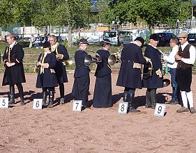 Musical art of horn players, an instrumental technique linked to singing, breath control, vibrato, resonance of place and conviviality