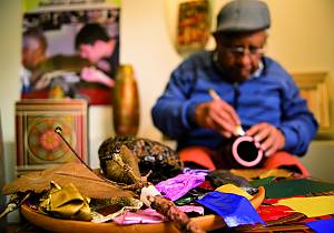 Traditional knowledge and techniques associated with Pasto Varnish mopa-mopa of Putumayo and Nariño