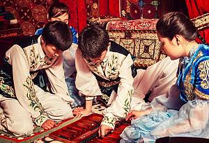 Le jeu traditionnel d’intelligence et de stratégie: Togyzqumalaq, Toguz Korgool, Mangala/Göçürme