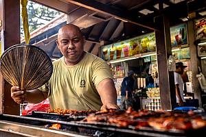 Hawker culture in Singapore, community dining and culinary practices in a multicultural urban context