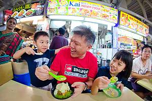 Hawker culture in Singapore, community dining and culinary practices in a multicultural urban context