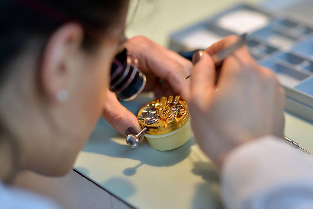 Carefully studying a mechanism...