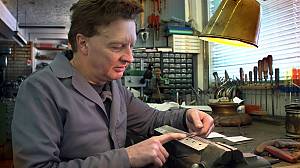 Craftsmanship of mechanical watchmaking and art mechanics