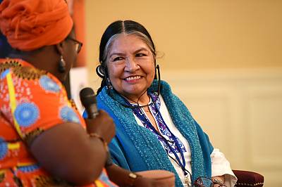 Vers une décennie d'action pour les langues autochtones : « J'ai passé toute ma vie à promouvoir notre héritage culturel, nos langues autochtones »