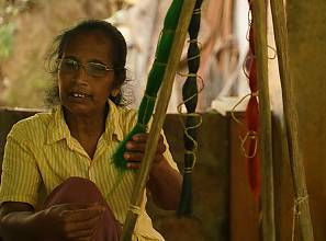 Traditional craftsmanship of making Dumbara Ratā Kalāla