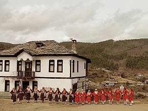 “Visoko”, canto polifónico tradicional de Dolen y Satovcha, pueblos del sudoeste de Bulgaria