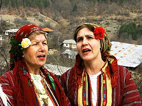 Visoko multipart singing from Dolen and Satovcha, South-western Bulgaria
