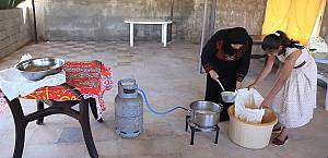 Al-Mansaf in Jordan, a festive banquet and its social and cultural meanings