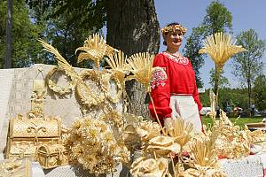 Straw weaving in Belarus, art, craft and skills