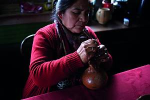 La poterie de Quinchamalí et Santa Cruz de Cuca