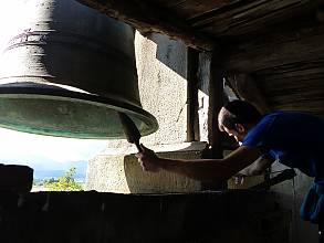 Manual bell ringing
