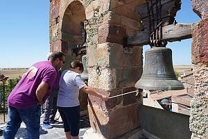Manual bell ringing