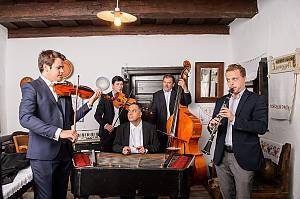 Hungarian string band tradition